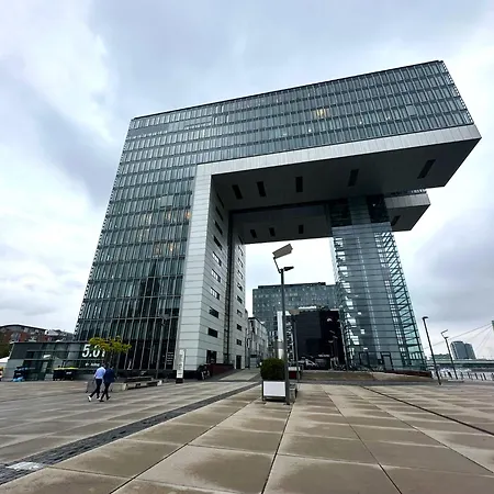 Penthouse Koeln 75 Apartment *